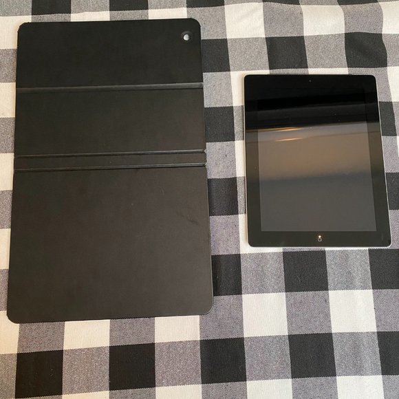 APPLE Ipad - 64GB Wifi & Cellular Model, with Bluetooth ANKER Keyboard Case - Picture 13 of 13